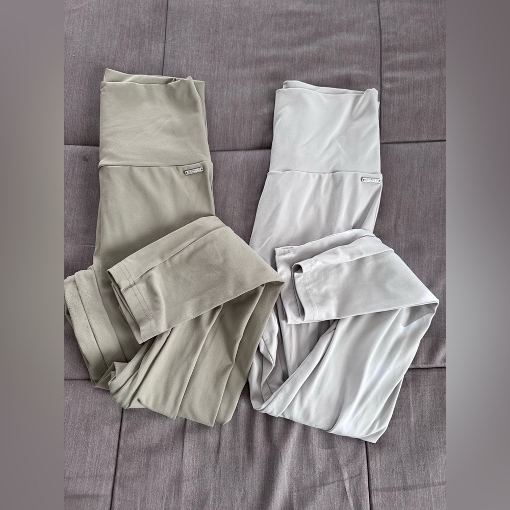 Pair of ECHT Leggings size Small